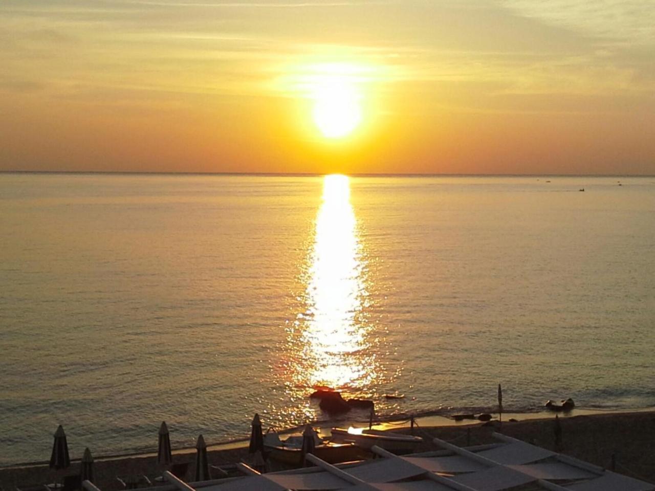 San Domenico Hotel ソヴェラート・マリーナ エクステリア 写真
